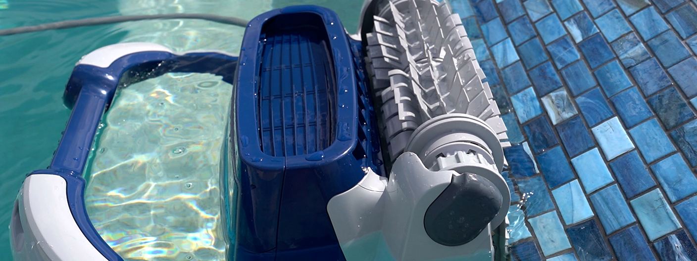 Aquabot Elite Pro Review — tested poolside