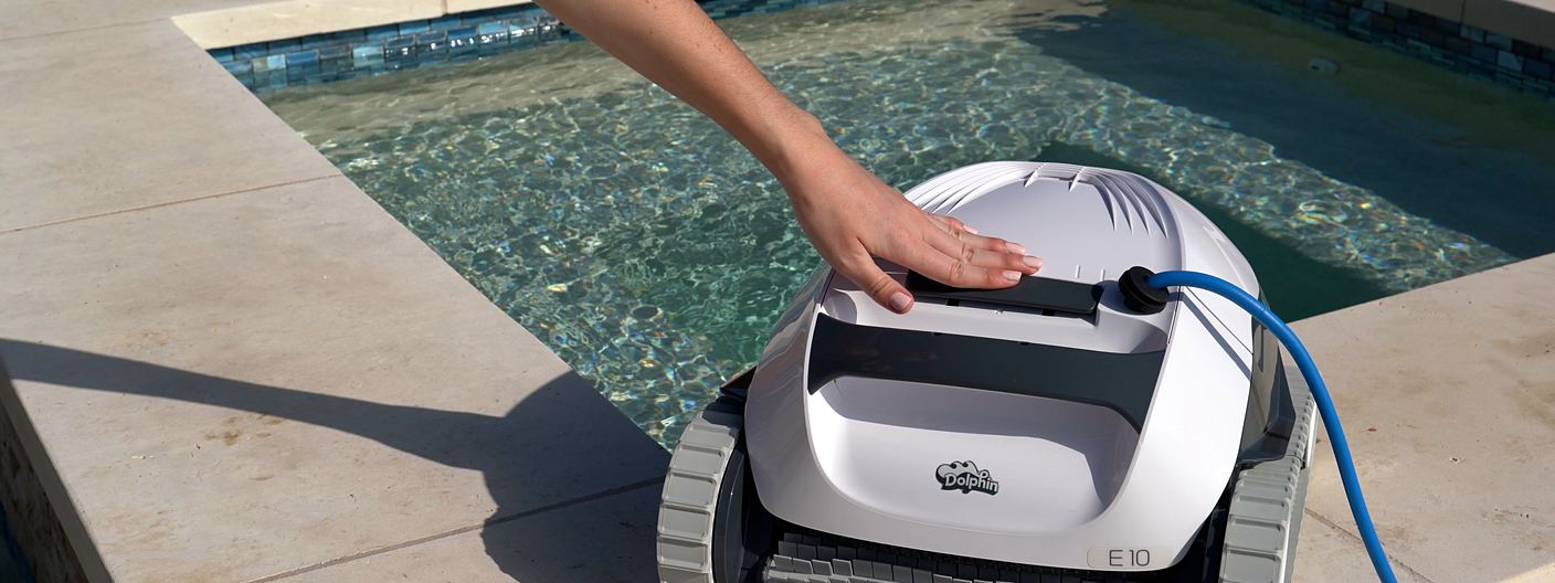 Dolphin E10 Review — tested poolside