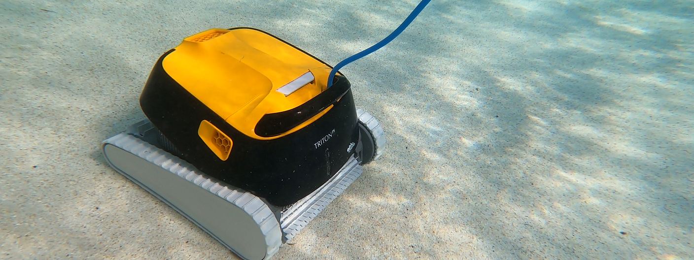 Dolphin Triton PS Review — tested poolside
