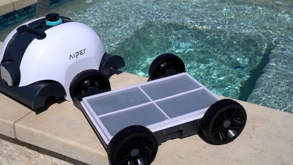 Aiper Seagull 1000 chassis with the filter installed