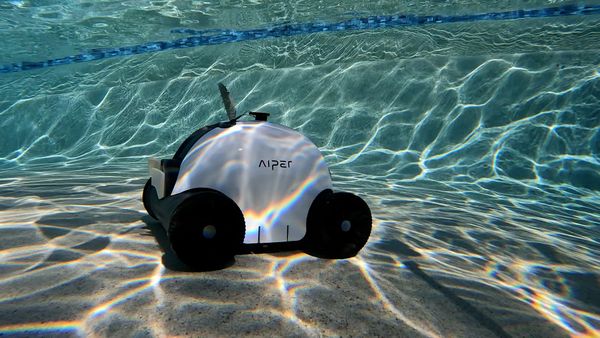 Aiper Seagull 1000 cleaning the floor, left side view