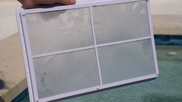 Close-up of the flat filter in the Aiper Seagull 1000