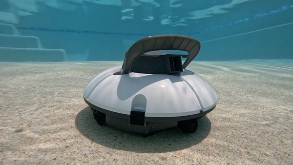 Aiper Seagull 600 motor pushing across the floor